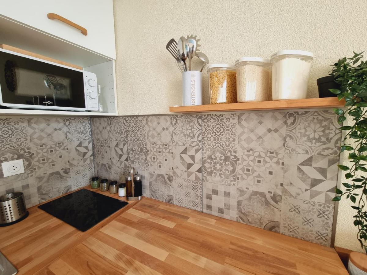 Studio Cabine Refait A Neuf A 3 Minutes A Pied De La Plage Appartement Le Grau-du-Roi Buitenkant foto